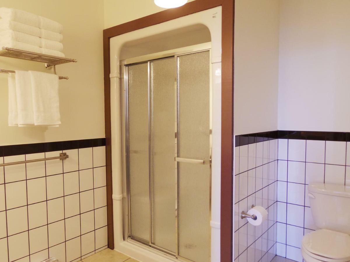 Water Suites ชาร์ลอตต์ทาวน์ ภายนอก รูปภาพ